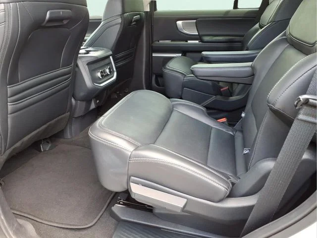 Used 2025 Silver Ford Platinum image 17