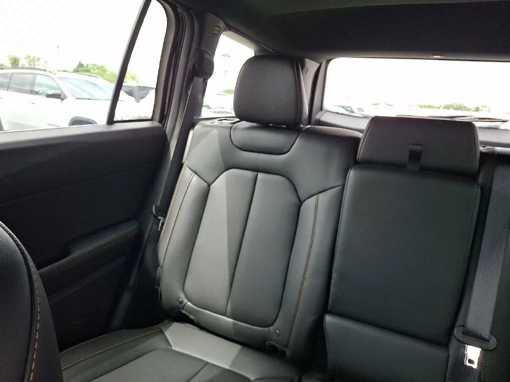 New 2026 Diamond Black Crystal Pearl-Coat Exterior Paint Jeep 85th Anniversary image 13