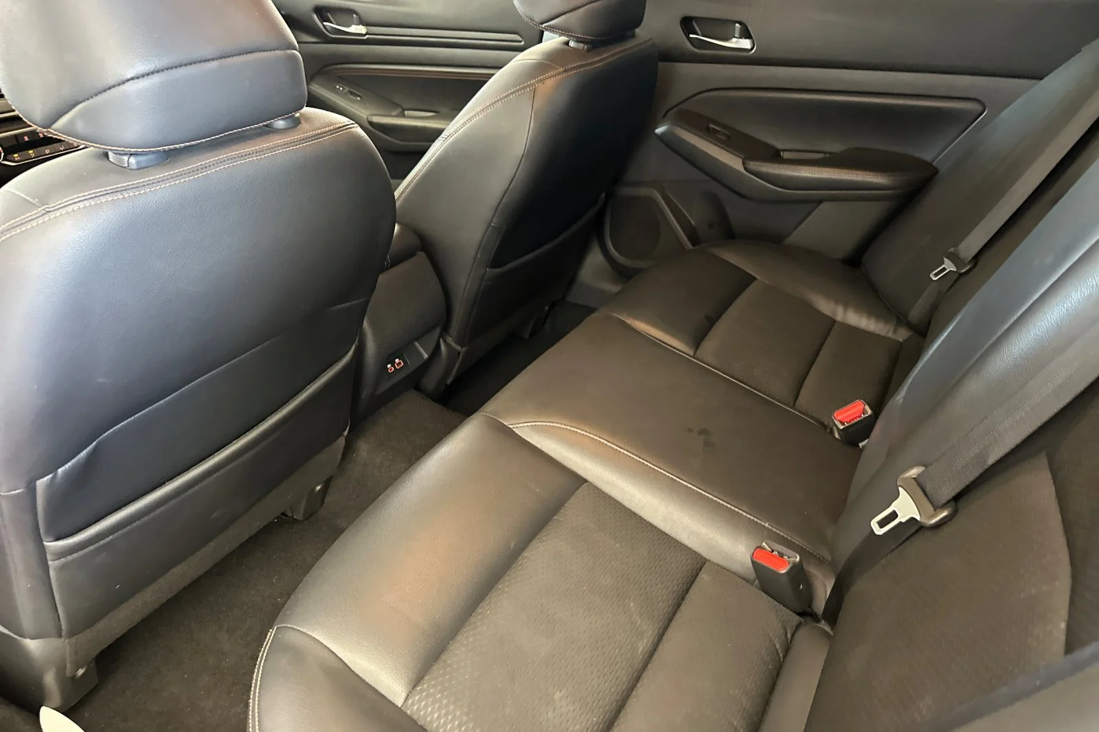 Used 2019 Red Nissan 2.5 SR image 12