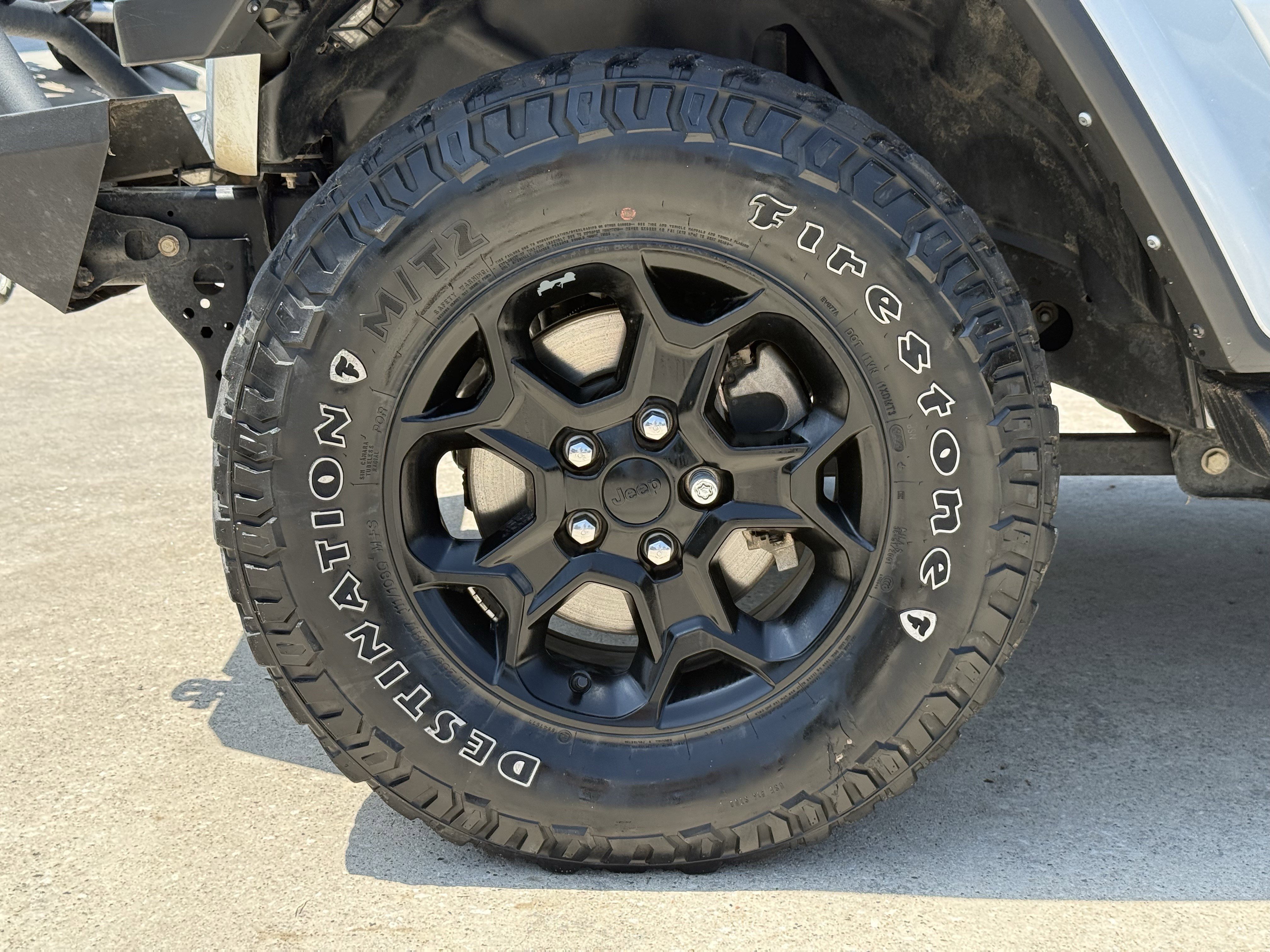Used 2023 Silver Zynith Clearcoat Jeep Texas Trail image 12