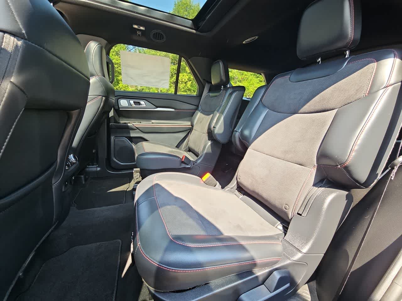 2026 Ford Explorer ST - Photo 14