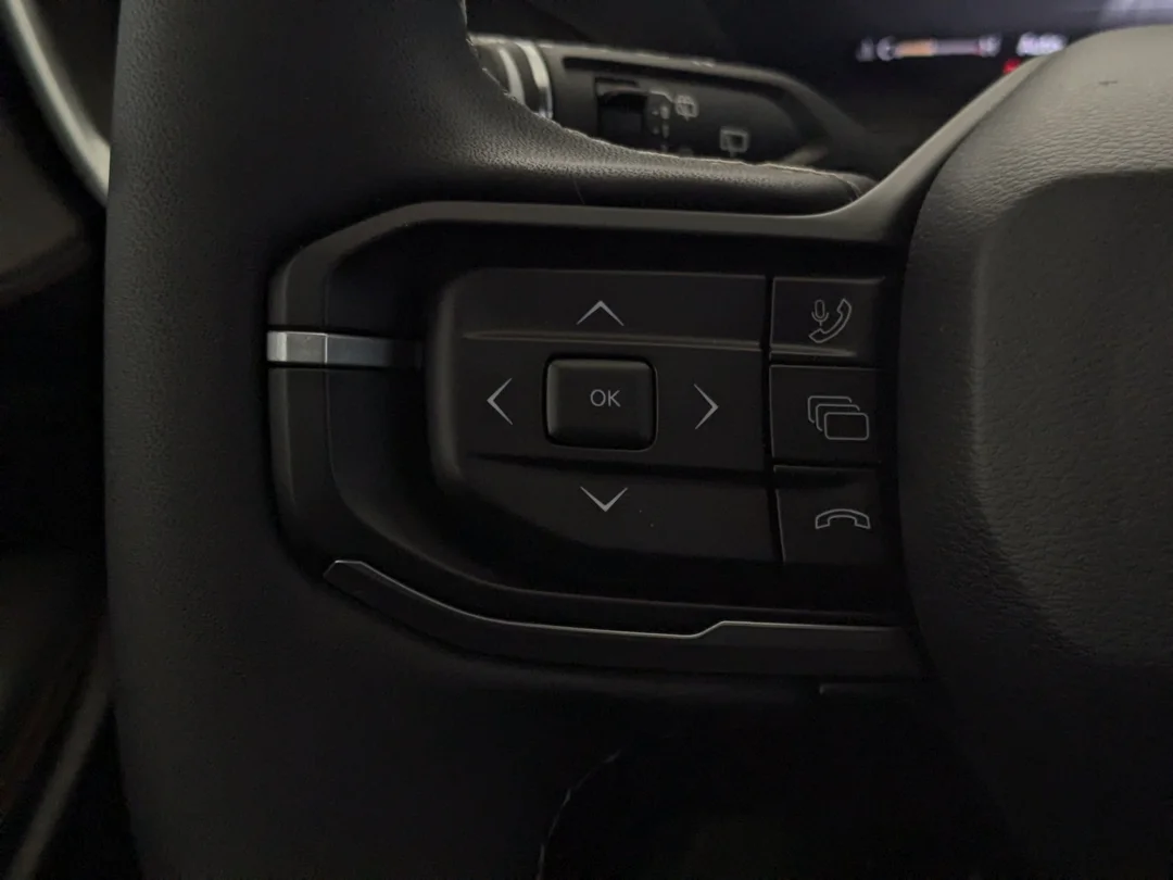New 2026 Black Jeep Overland - - 4x4 - Surround View - Ventilated Seats - Remote Start & More! image 20