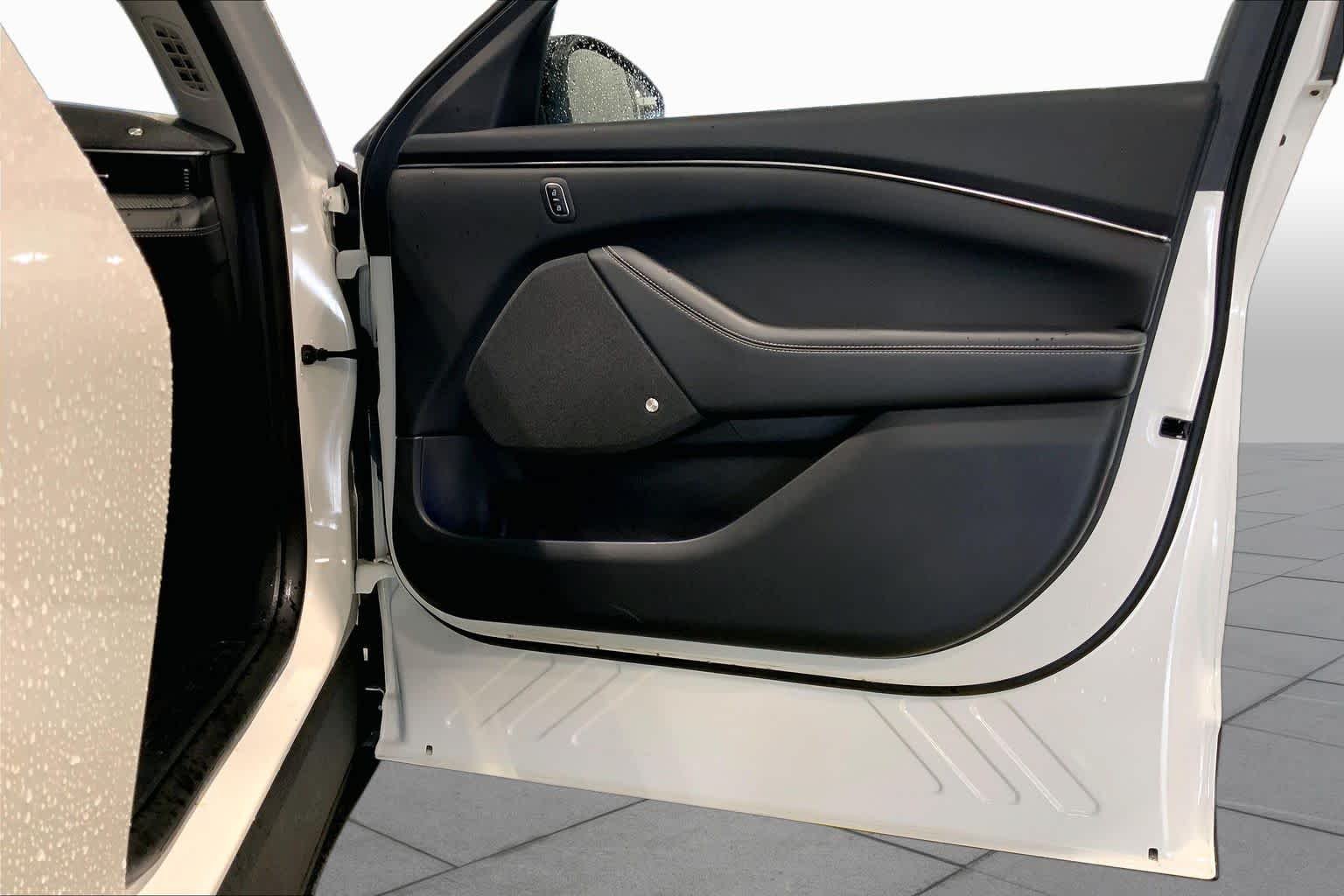 Used 2024 Star White Ford Premium image 22