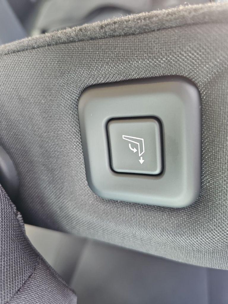 New 2026 Silver Hyundai SE image 31