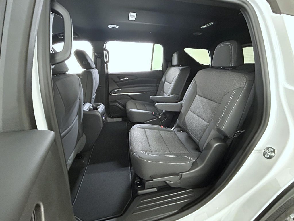 2027 Chevrolet Traverse LT - Photo 19