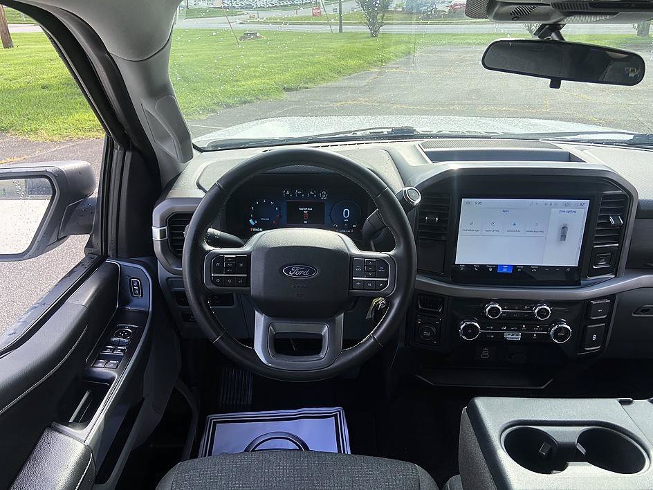 Used 2025 Oxford White Ford XLT image 28