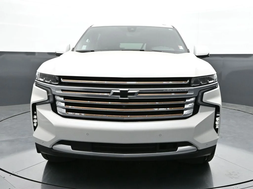 Used 2022 Beige Chevrolet High Country image 34