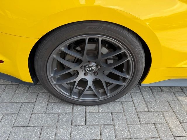 Used 2016 Yellow Ford GT Premium image 5
