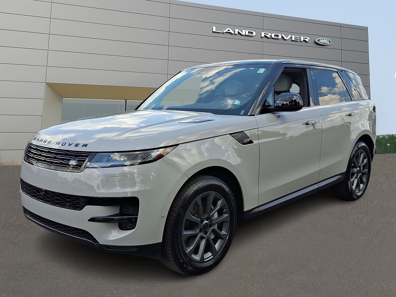 New 2026 Borasco Grey Land Rover P360 SE image 1
