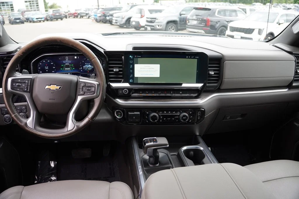 Used 2023 Iridescent Pearl Tricoat Chevrolet LTZ image 20