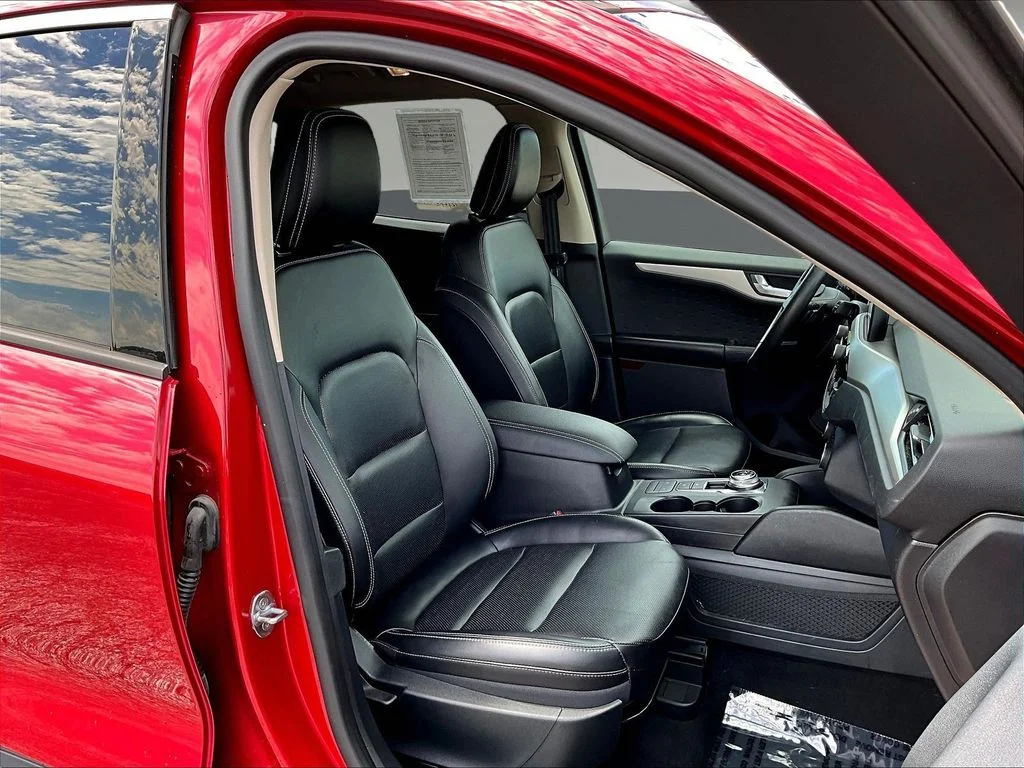 Used 2020 Red Ford SEL image 32