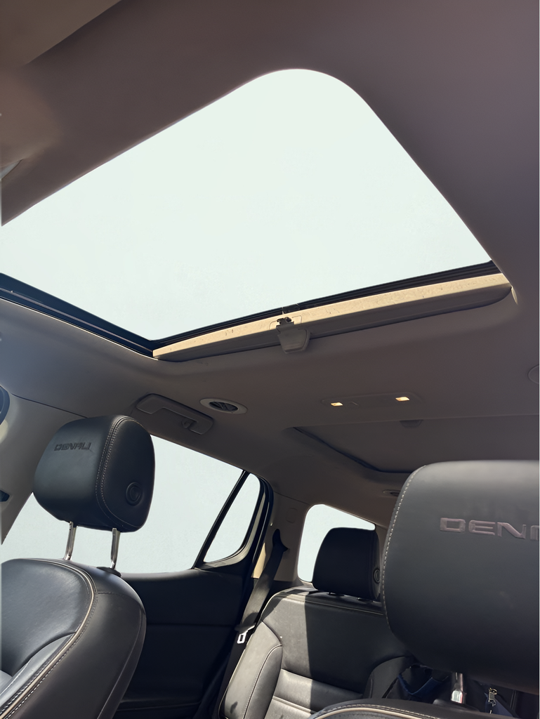2017 GMC Acadia Denali - Photo 19