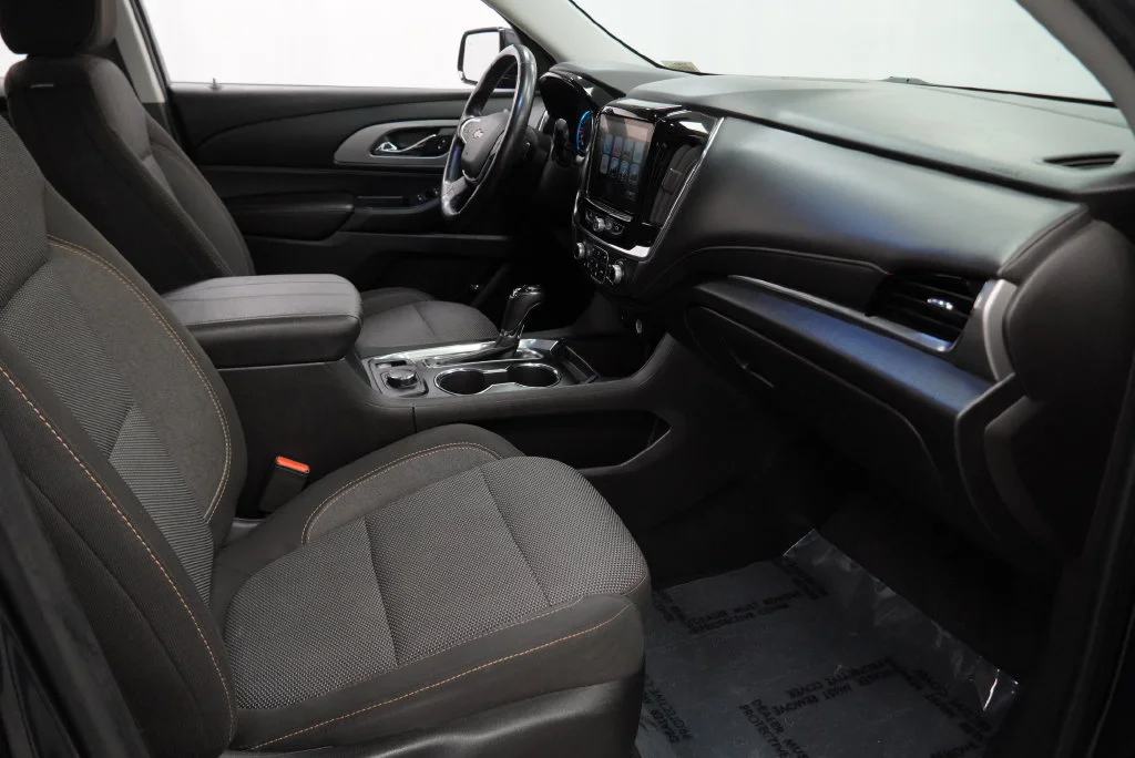 Certified Used 2018 GRAPHITE METALLIC Chevrolet LT Cloth image 42