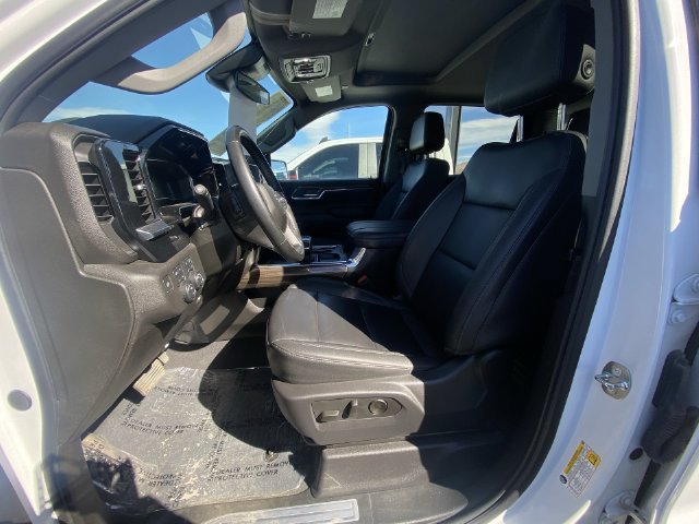 Used 2024 Summit White Chevrolet RST image 11