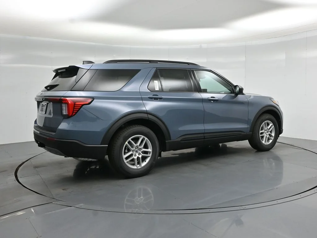 New 2026 Vapor Blue Metallic Ford Active image 26