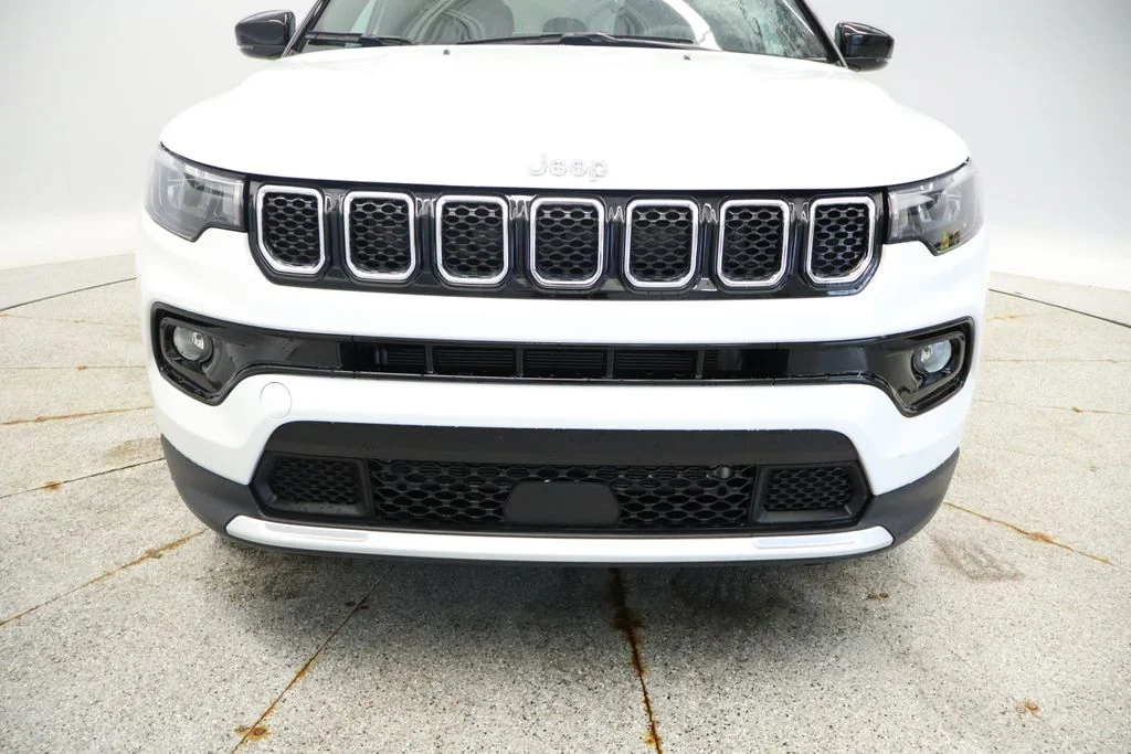 Used 2024 White Jeep Limited image 12
