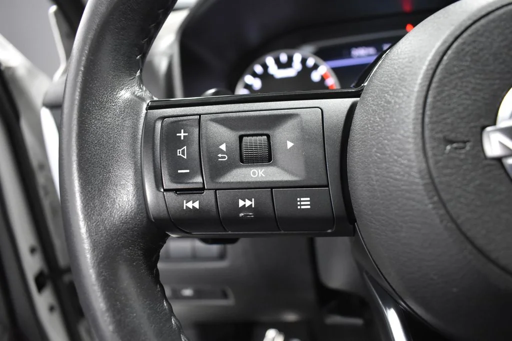 Certified Used 2023 White Nissan SL image 28