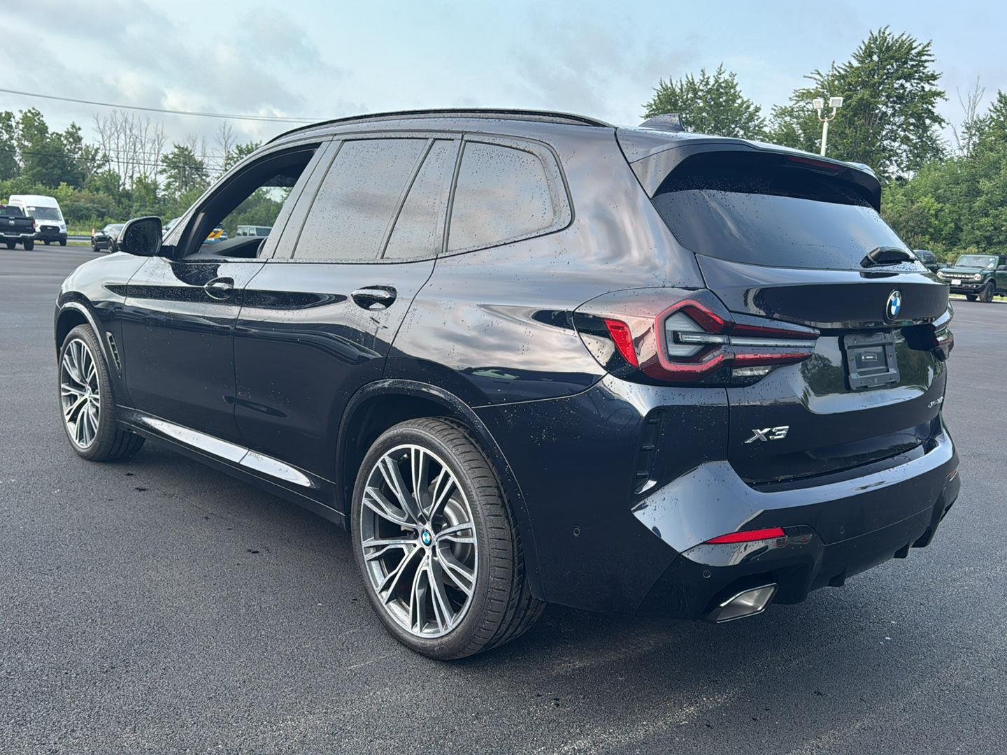 Used 2024 Carbon Black Metallic BMW xDrive30i image 10
