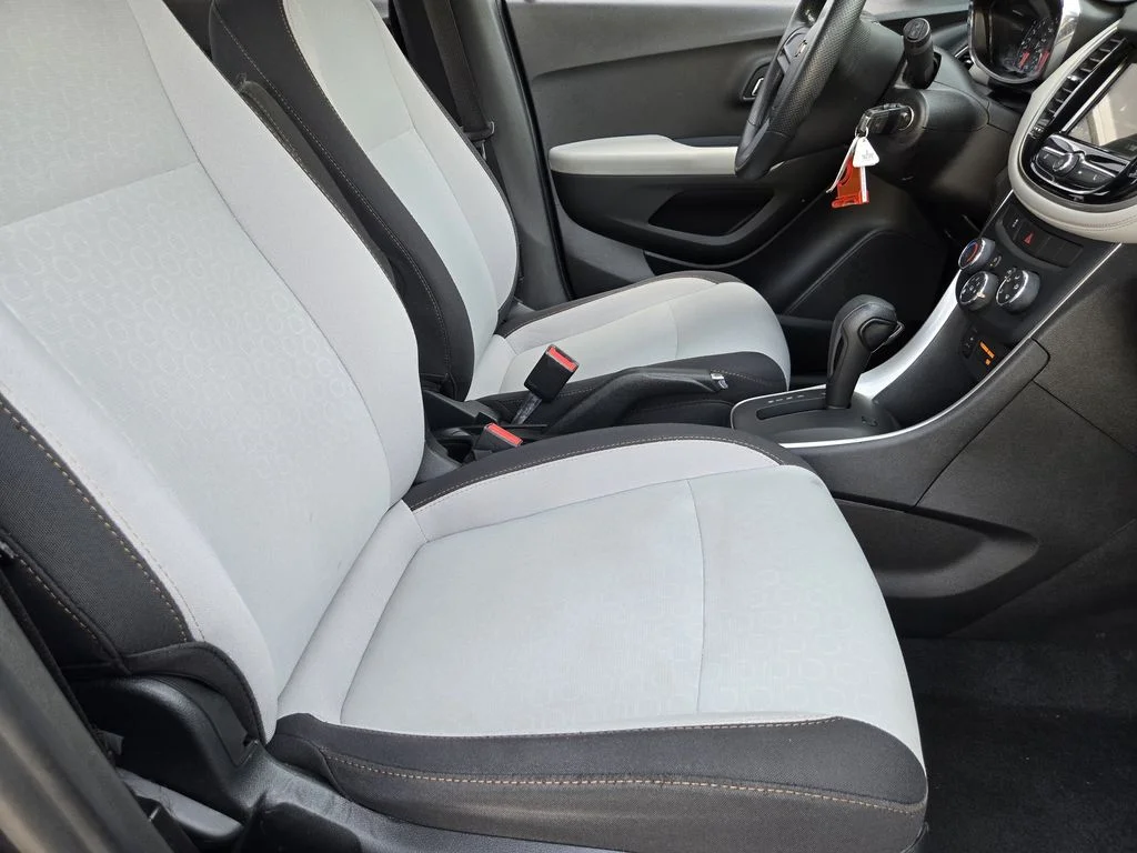 2018 Chevrolet Trax LS - Photo 11