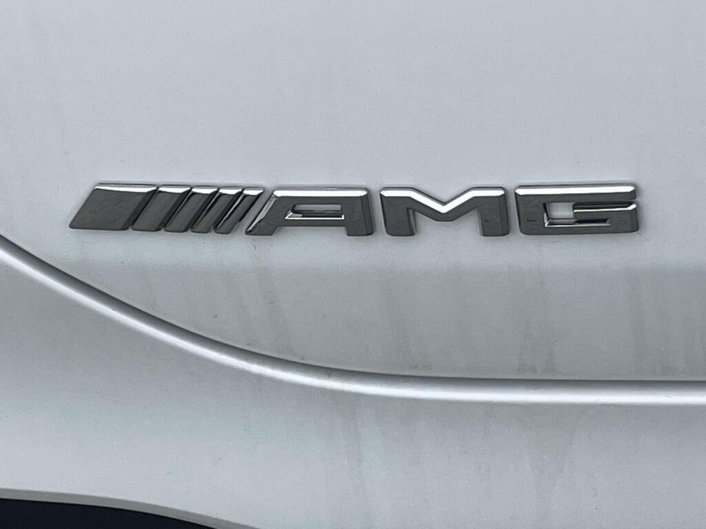 New 2026 MANUFAKTUR Moonlight White Metallic Mercedes-Benz AMG® GLE 63 S image 16