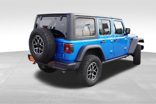 Used 2025 Hydro Blue Pearlcoat Jeep Rubicon image 5
