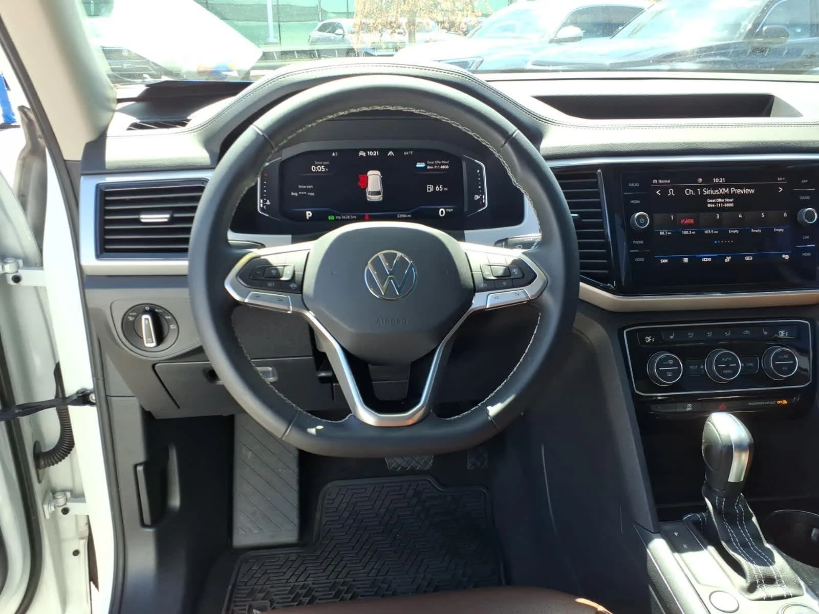 Certified Used 2022 Pure White Volkswagen 3.6L V6 SE w/Technology image 14