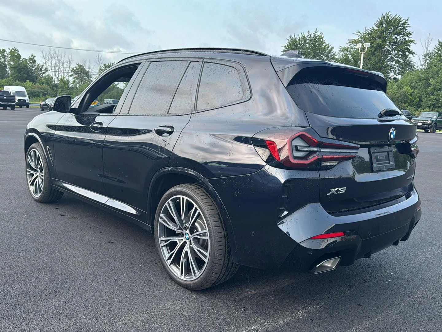 Used 2024 Carbon Black Metallic BMW xDrive30i image 10