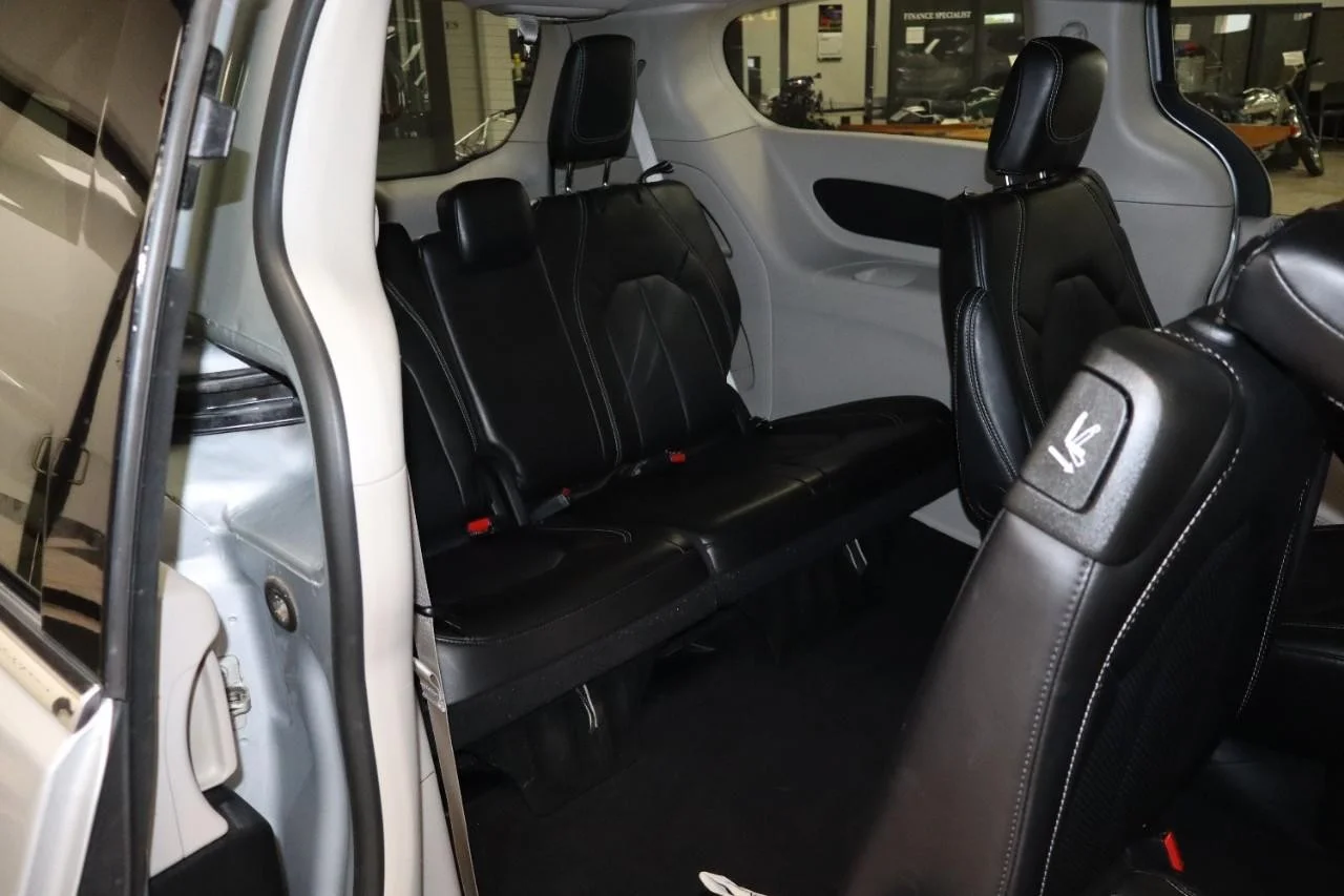Used 2024 Silver Mist Clear Coat Chrysler Touring L image 25