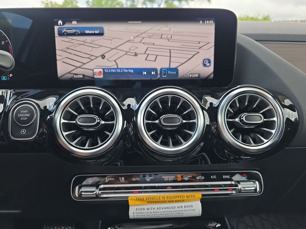 New 2026 Polar White Mercedes-Benz GLA 250 image 23
