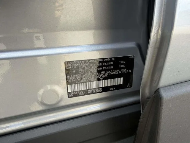 Used 2025 Silver Toyota XLE Premium image 30