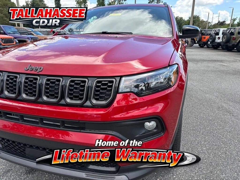 New 2026 Red Hot Pearlcoat Jeep Latitude image 10