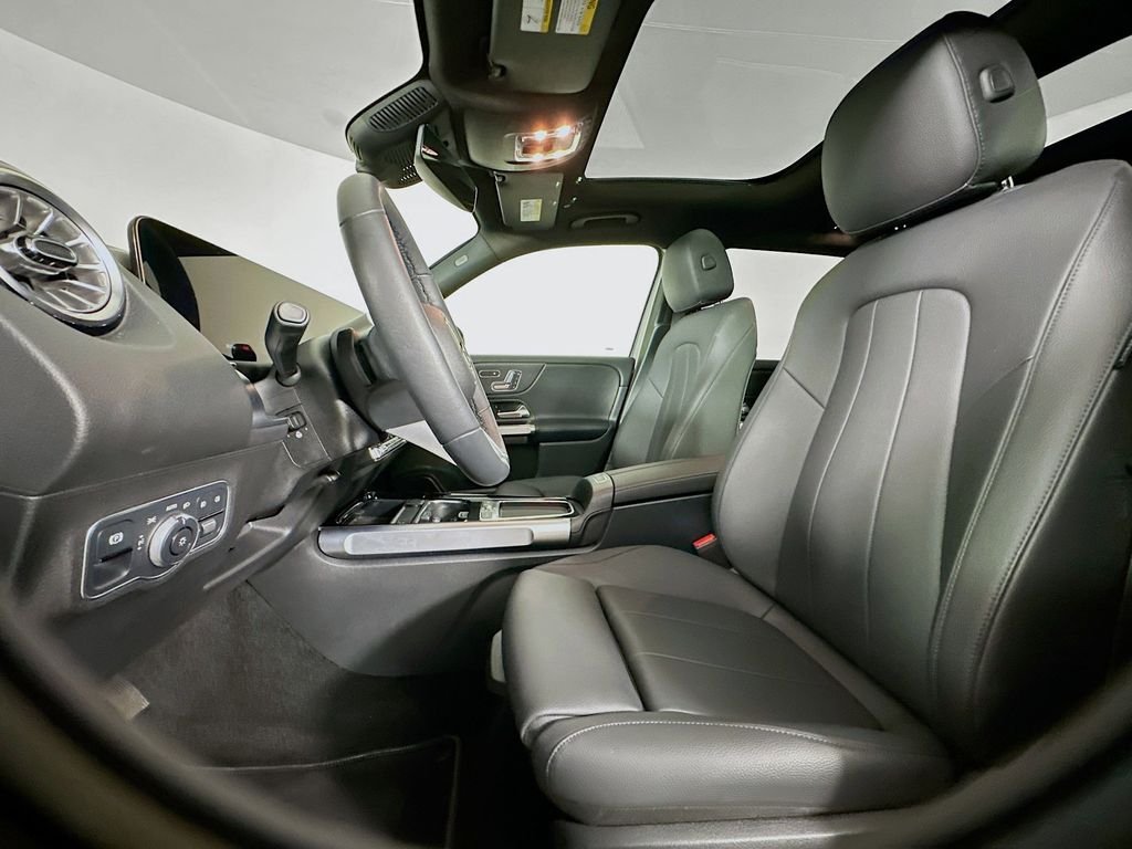Used 2026 Gray Mercedes-Benz GLB 250 image 19