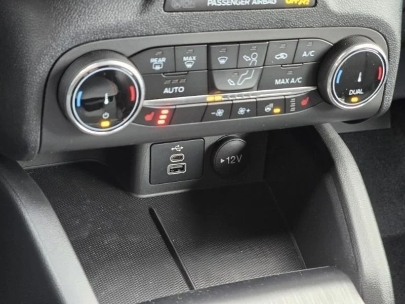 2025 Ford Escape ST-Line - Photo 17
