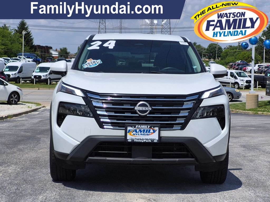 Used 2024 White Nissan SV image 9