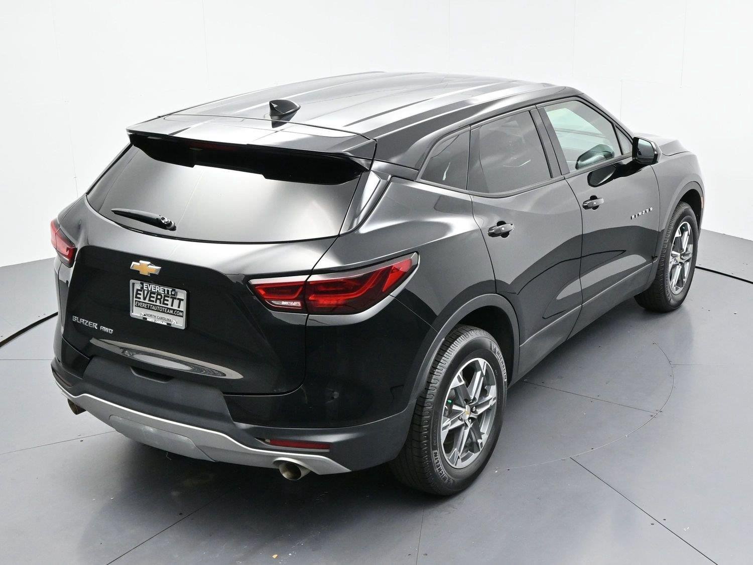 Used 2025 Black Chevrolet 2LT image 39