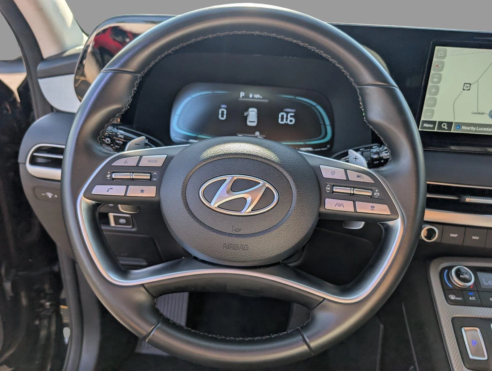 Used 2025 Abyss Black Pearl Hyundai SEL image 28