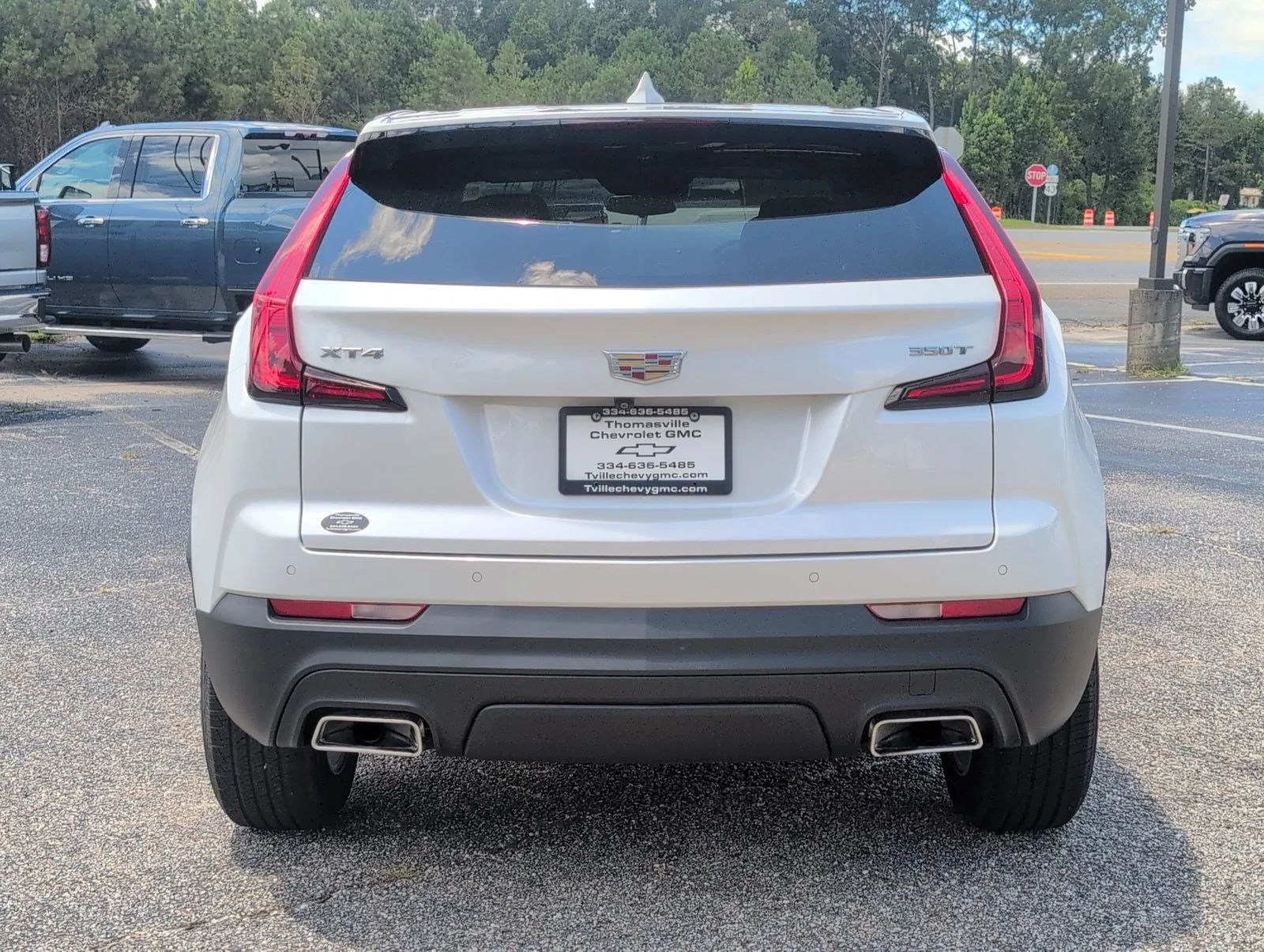 Used 2023 Crystal White Tricoat Cadillac Luxury image 4