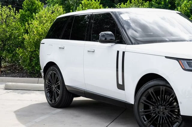 New 2026 Fuji White Land Rover SE image 8