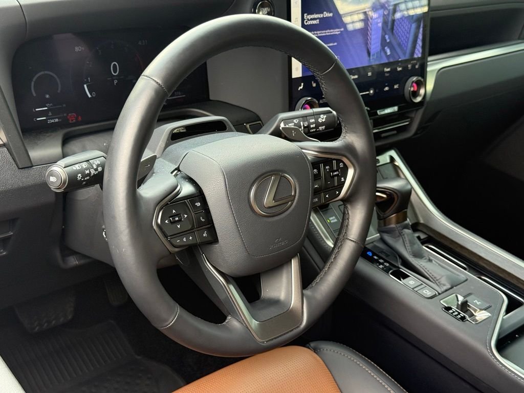 Used 2025 Black Lexus 550 Luxury+ image 16