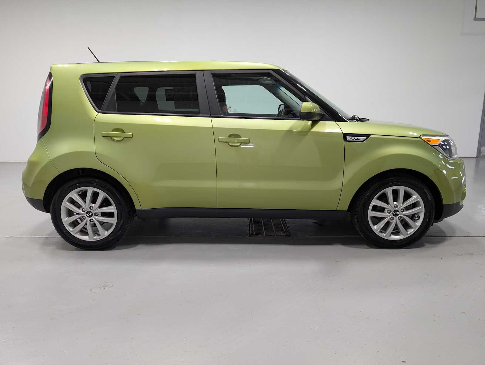 Used 2017 Alien II Kia + image 7