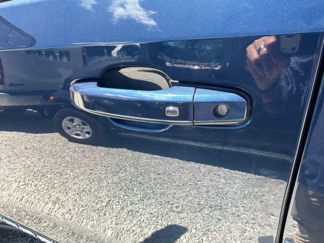 Used 2021 Blue GMC SLE image 12