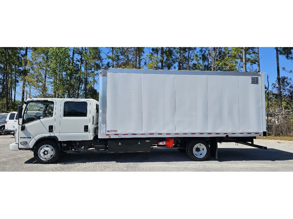 New 2026 WHITE Isuzu  image 2