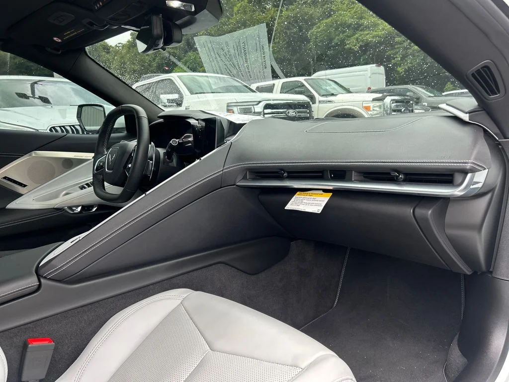 Used 2023 White Chevrolet Stingray image 13