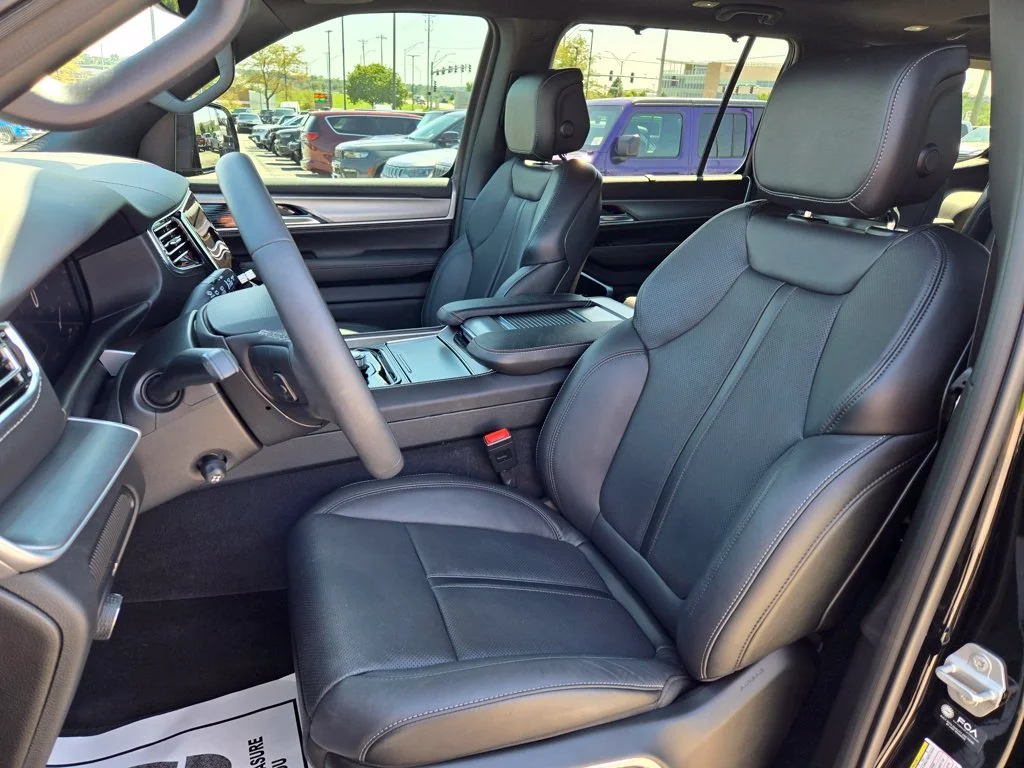 2026 Jeep Grand Wagoneer Limited Reserve - Photo 14