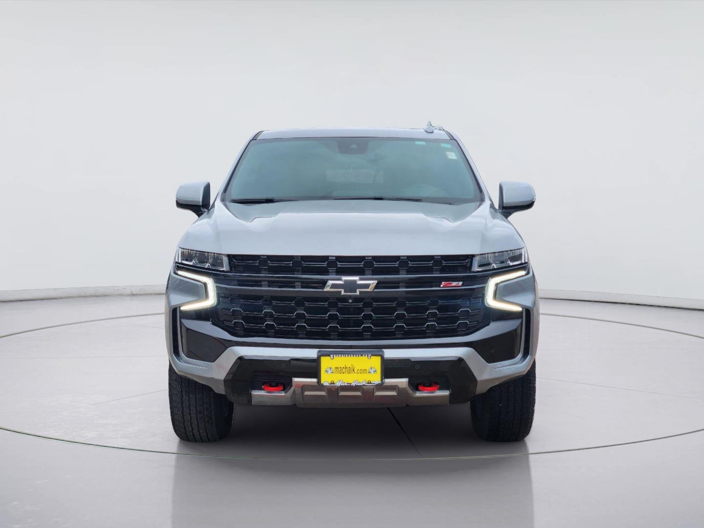 2024 Chevrolet Suburban photo 2 of 35