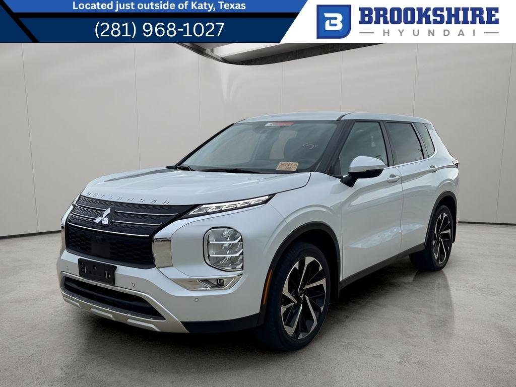 2023 Mitsubishi Outlander SE 2WD's photo