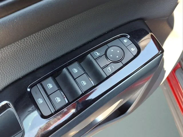 2024 Nissan Pathfinder SL - Photo 11