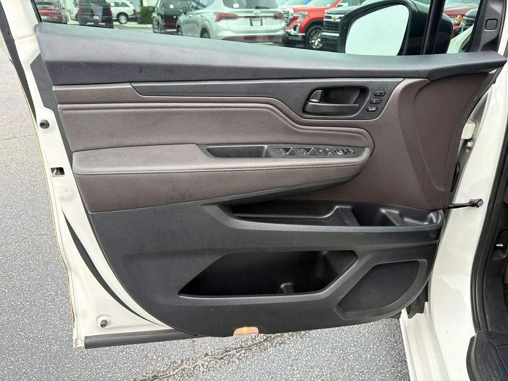 Used 2019  Honda Touring image 10