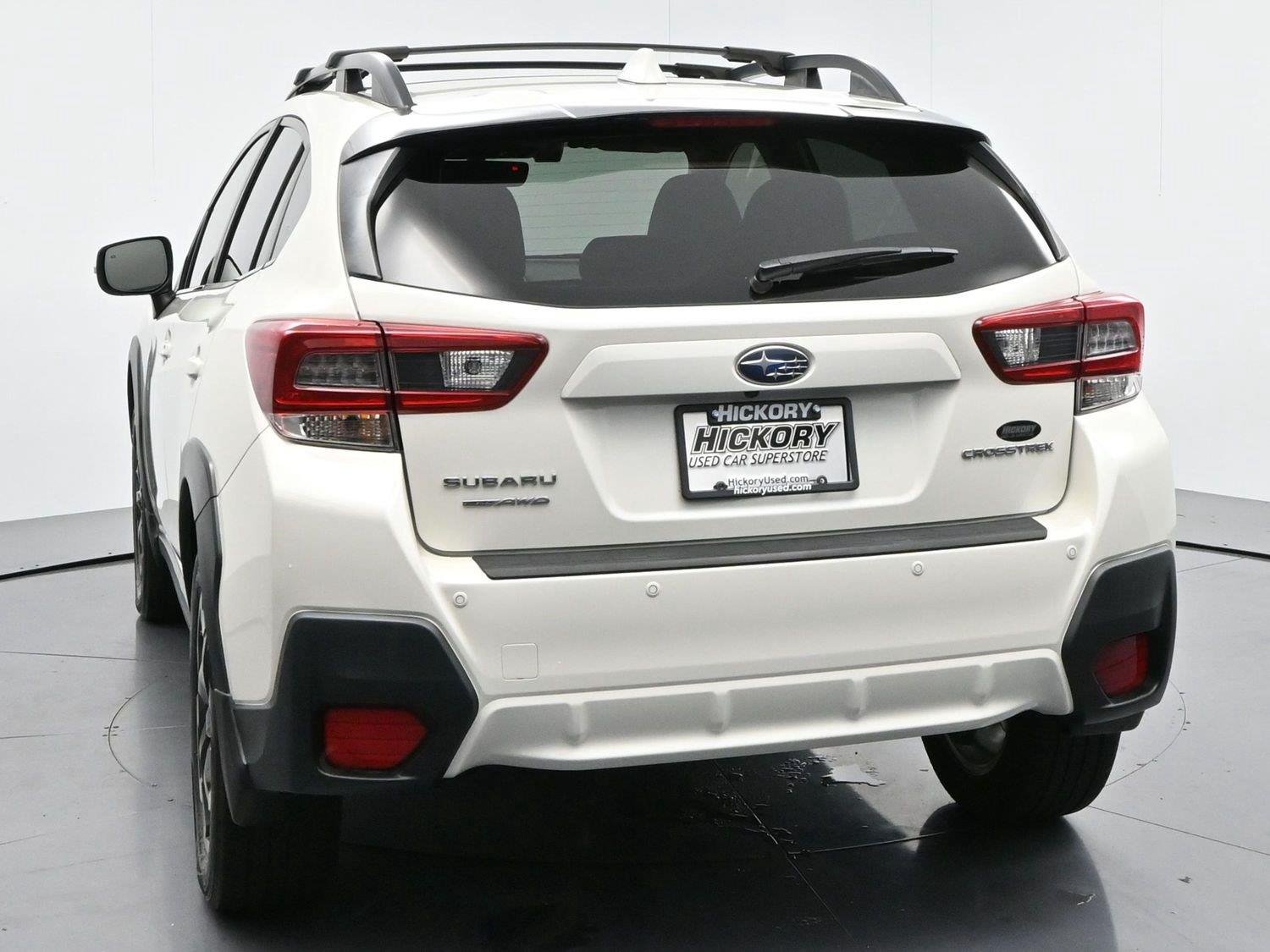 Used 2022 Crystal White Pearl Subaru Limited image 6