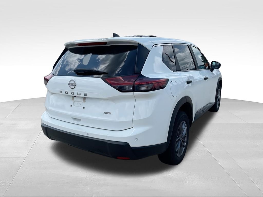 Used 2024 White Nissan S image 8
